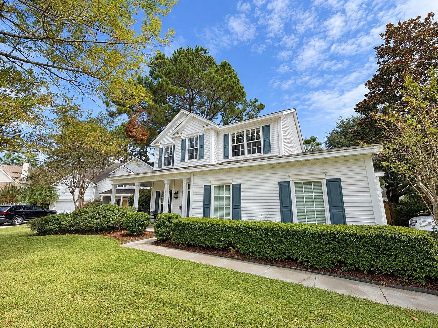 3 bed, 2.5 bath, 1827 sqft, $3,995 — Photo 2