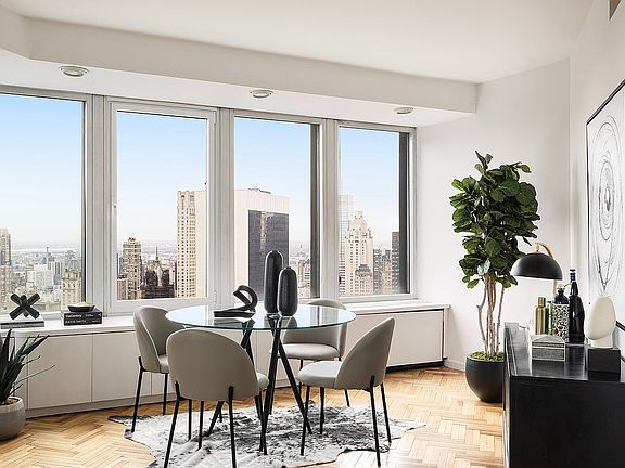 2nd image of 150 W 56th St APT 5502