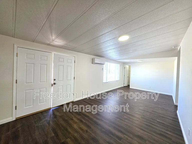 1911 Greta Blvd — Photo 10