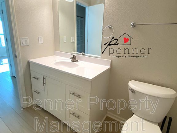 5th image of 1032D NE Lindsay Ave
