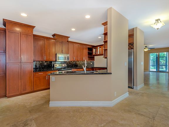 Kitchen is on the 1st floor 