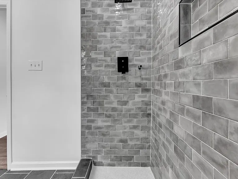 382 Josephine St — Photo 12