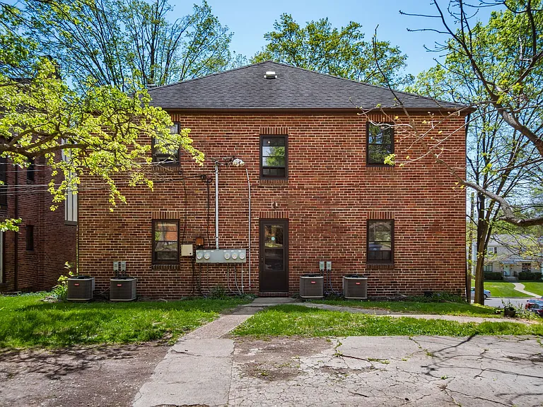 134 W Tulane Rd #B — Photo 28