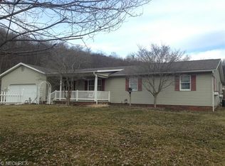 2428 Valley View Ln, New Philadelphia, OH 44663