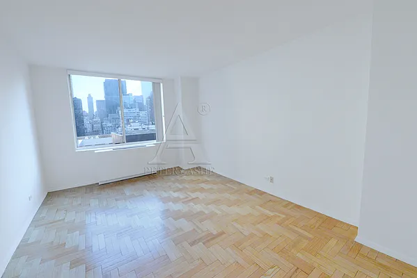 Rented by Peter Ashe | media 22