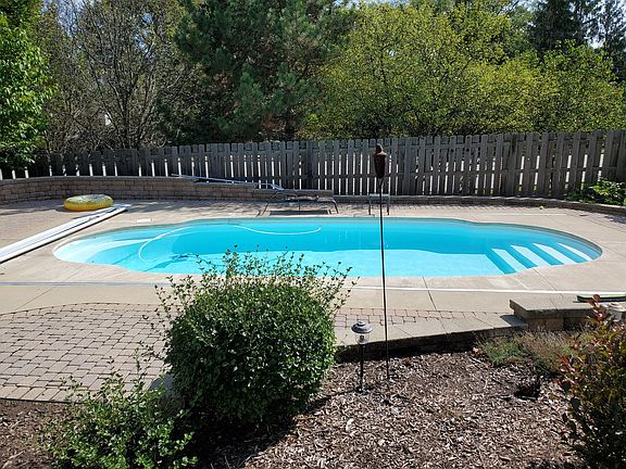 5th image of 256 Montego Ct