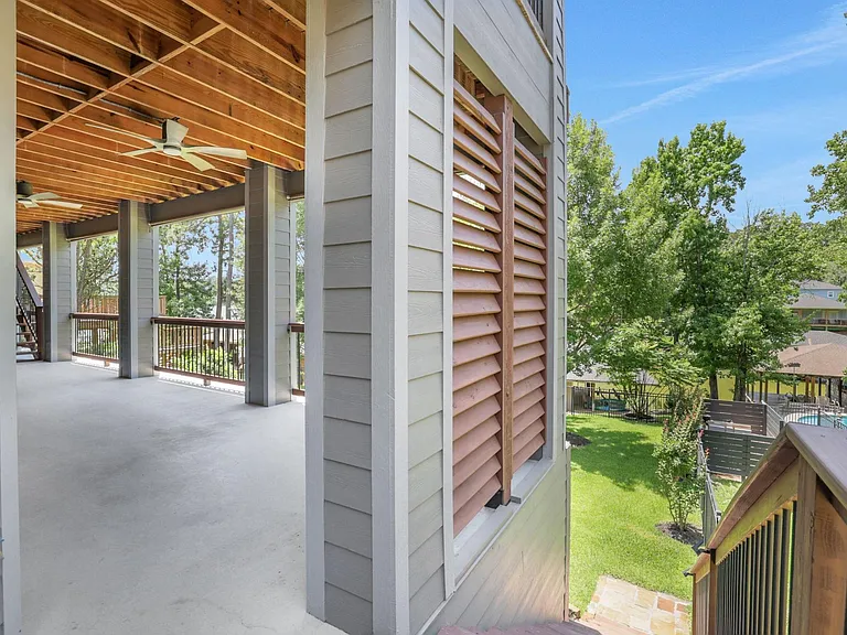 270 Lake Grove Dr — Photo 29