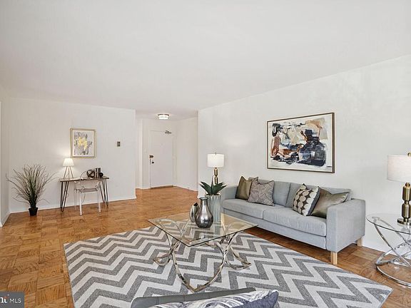 4th image of 3001 Veazey Ter NW APT 611