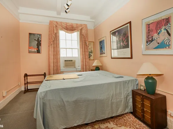 131 East 66th Street image 4 of 6