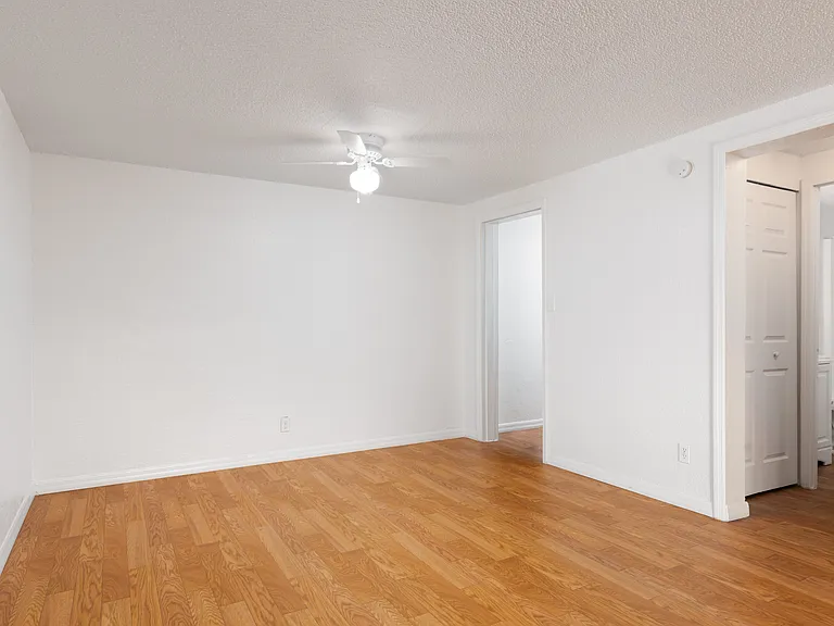 Blossom Corners Apartments — Photo 10