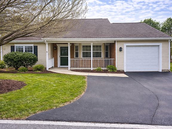 5th image of 2000 Greenbriar Ln #1