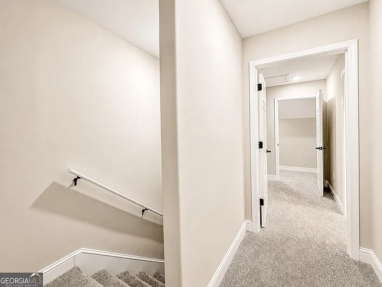 419 Madison Ave — Photo 17