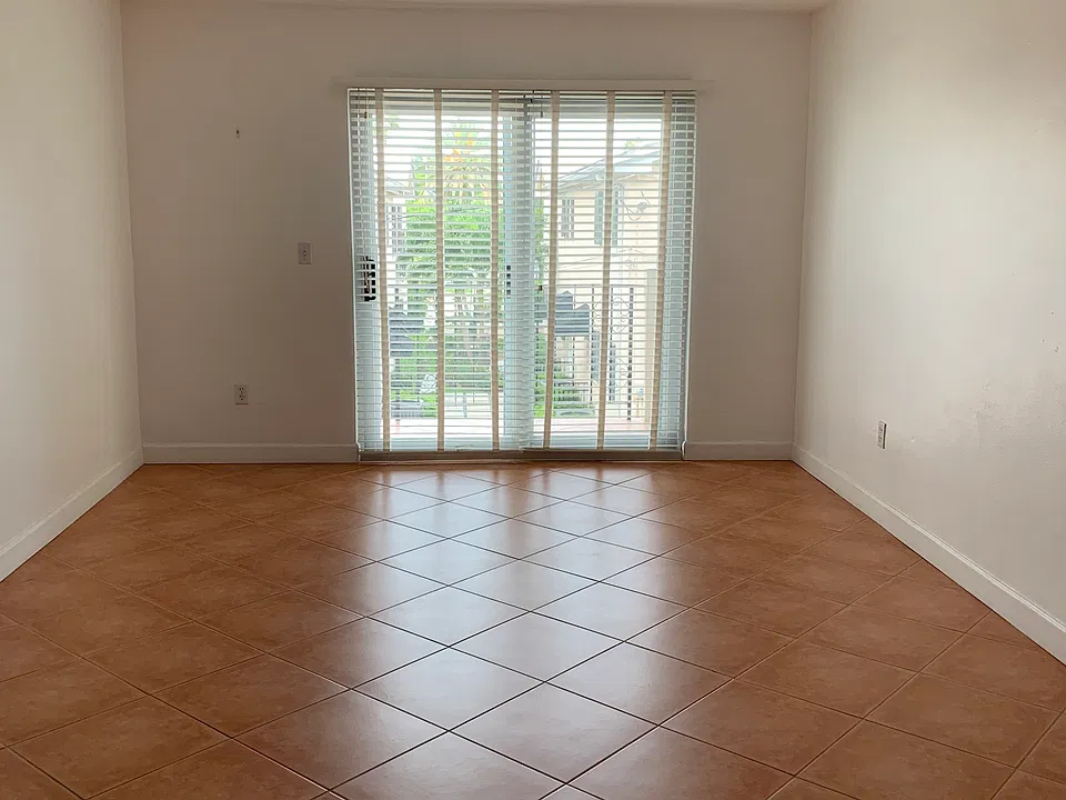 411 Anastasia Ave #202