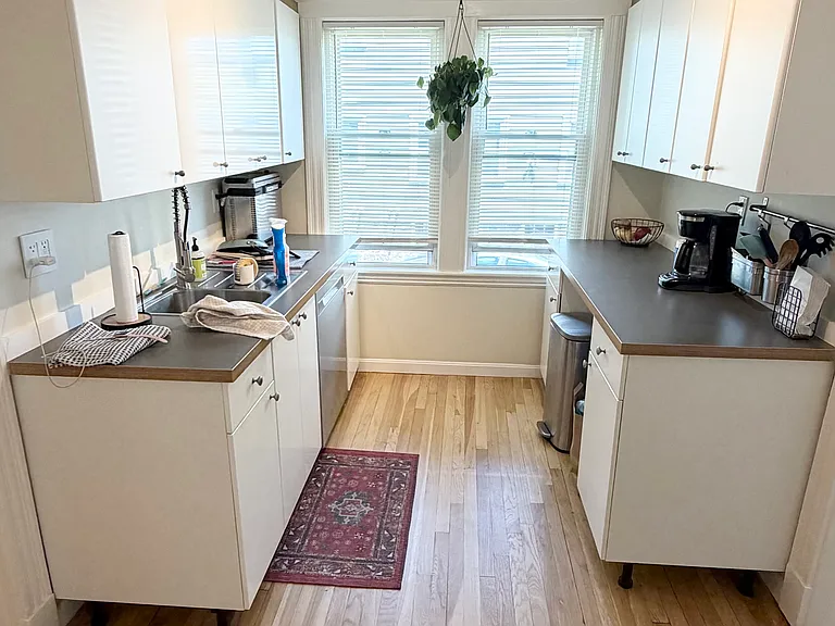 27 Beecher St #4 — Photo 13