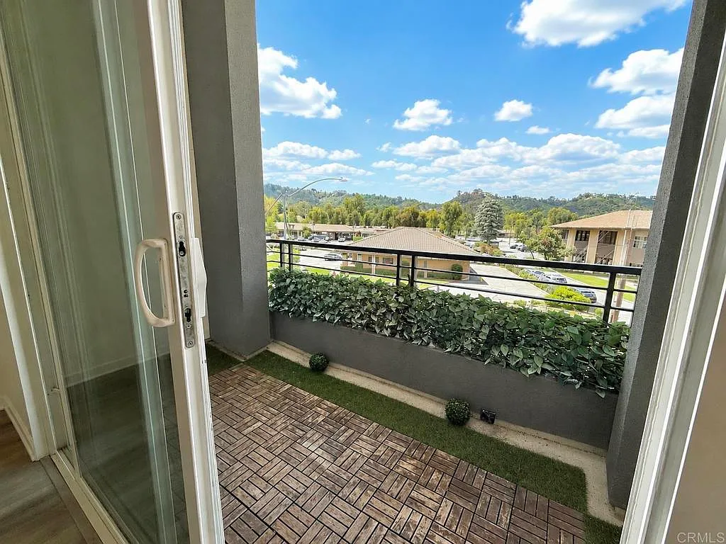 4 bed, 3.5 bath, 1853 sqft, $5,300 — Photo 3