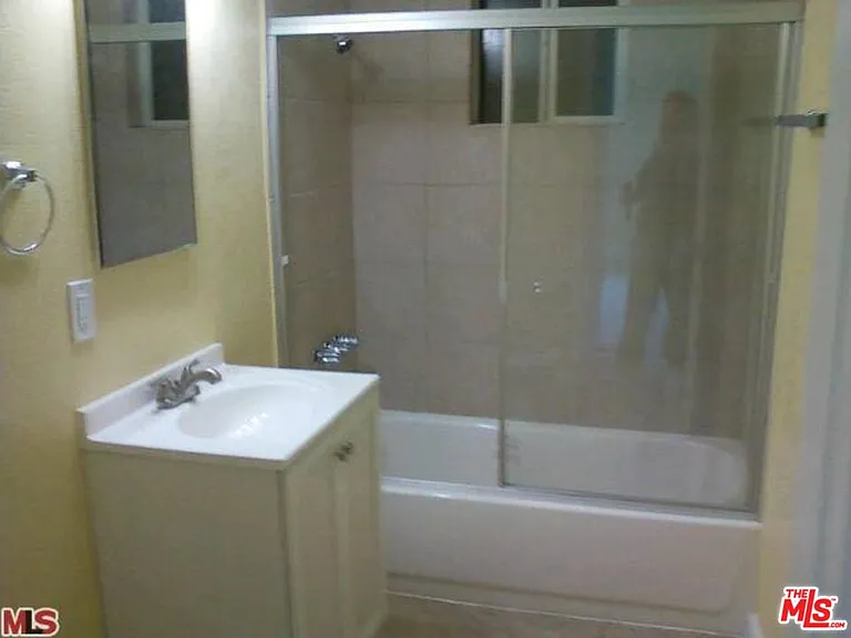 310 N Cherry St — Photo 14