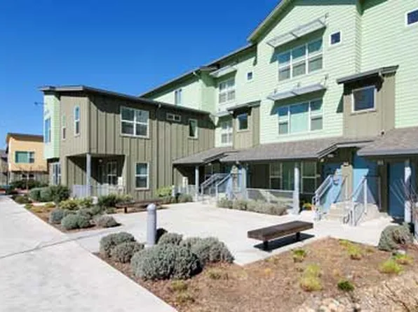 Esposti Park Apartments