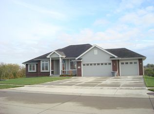 147 Hickory Ridge Dr, Glenwood, IA 51534