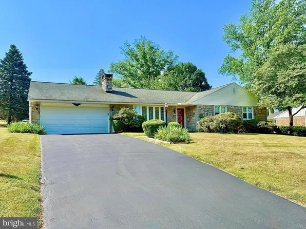 744 Georgia Ave, Reading, PA 19605