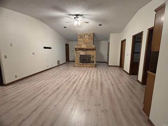 4th image of 8 Tivisa Ln