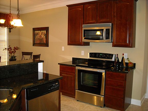 5th image of 10411 Ivy Hollow Dr