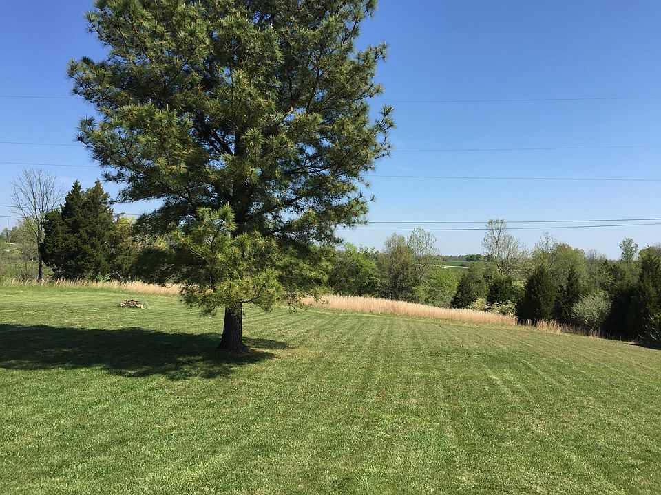 2nd image of 110 Woodlawn Dr