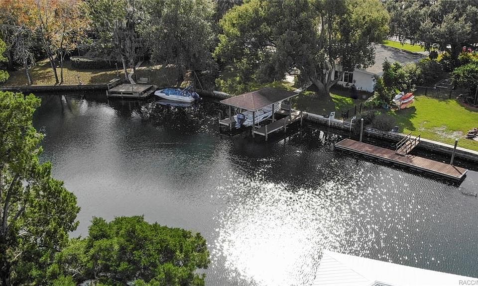1st image of 949 SE Kings Bay Dr