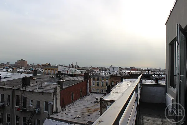 Rented by EXR | media 64