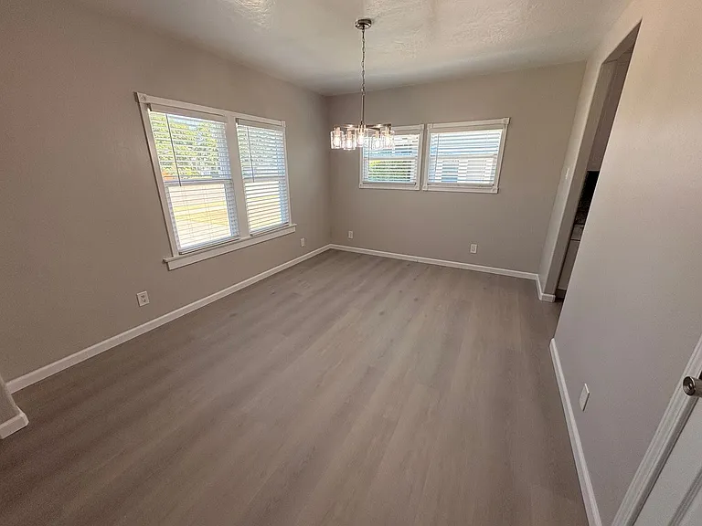 1029 N Highland St — Photo 5