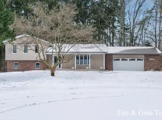 16565 Beechnut Ct, Grand Haven, MI 49417