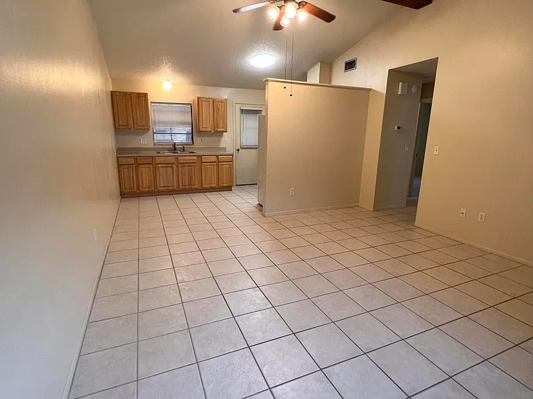 1675 Jack Oates Blvd #5 — Photo 3