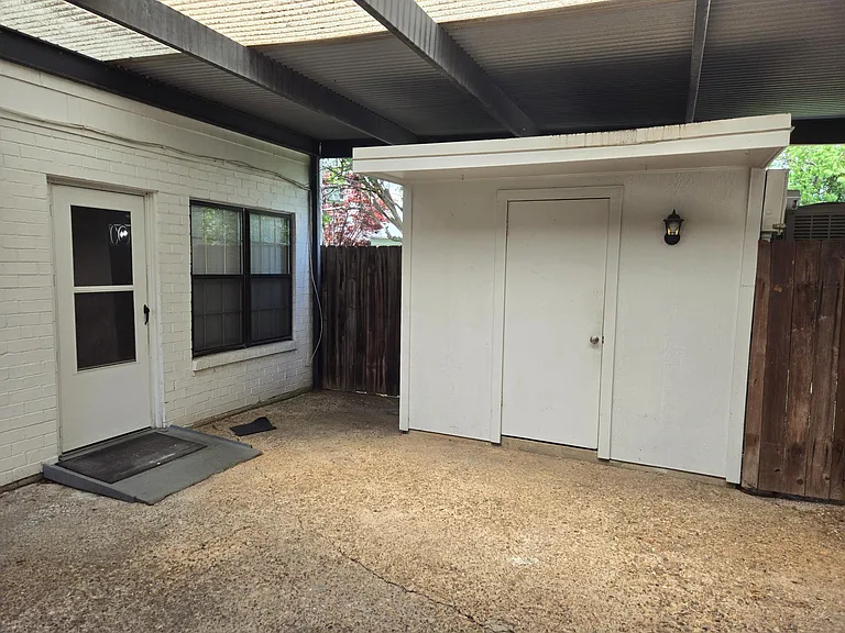 10061 Smitherman Dr — Photo 15