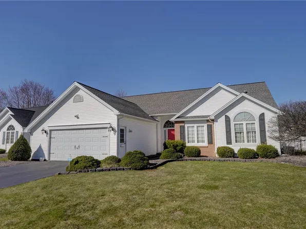 89 Albury Dr, Rochester, NY 14626