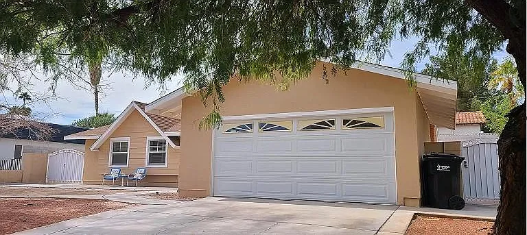 1308 Campbell Dr — Photo 3