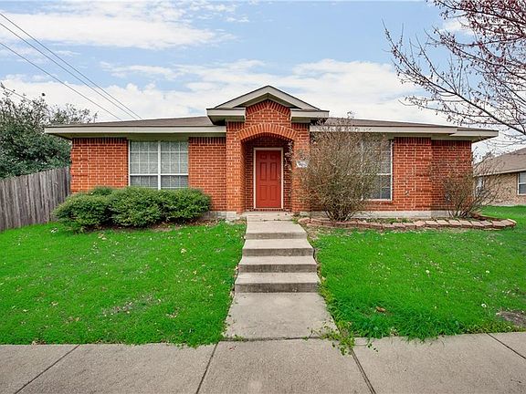 3rd image of 1307 Chapman Dr