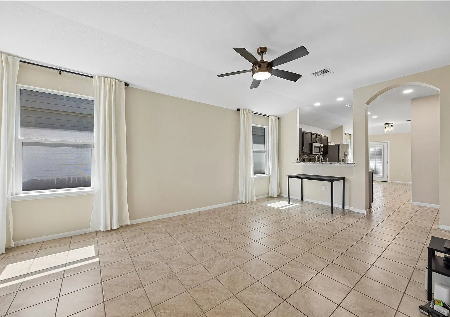 Single-Story 4-Bed Home Next to a Dog Park in Pioneer Hill, $2,150/mo — Photo 3