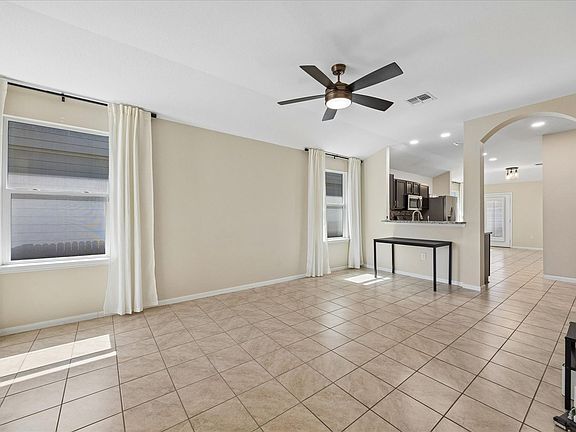 3rd image of 10110 Lampton Ln