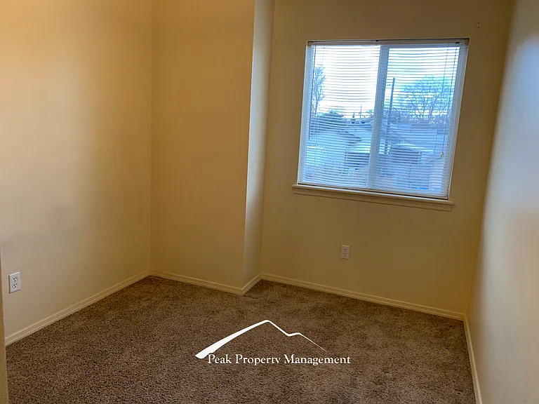 106 Hunter Ct #102 — Photo 8