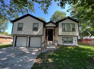 11516 E 67th St, Raytown, MO 64133