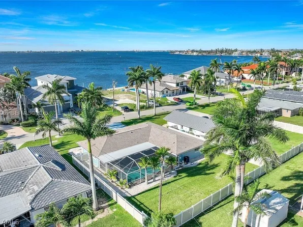 355 Bayshore Dr, Cape Coral, FL 33904