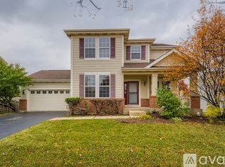 233 Pawtucket Ave, Elgin, IL 60124