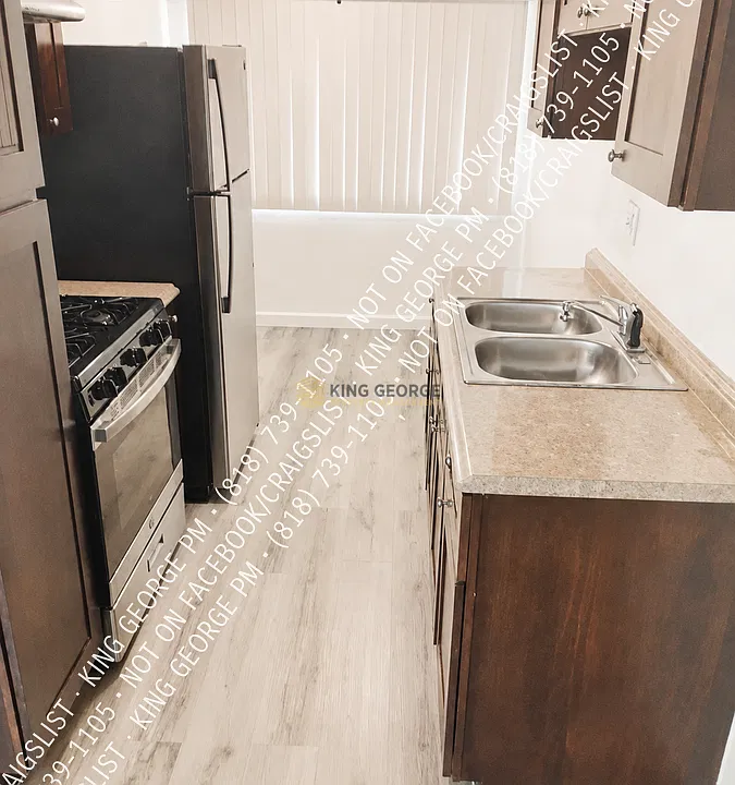 5242 Cahuenga Blvd #3