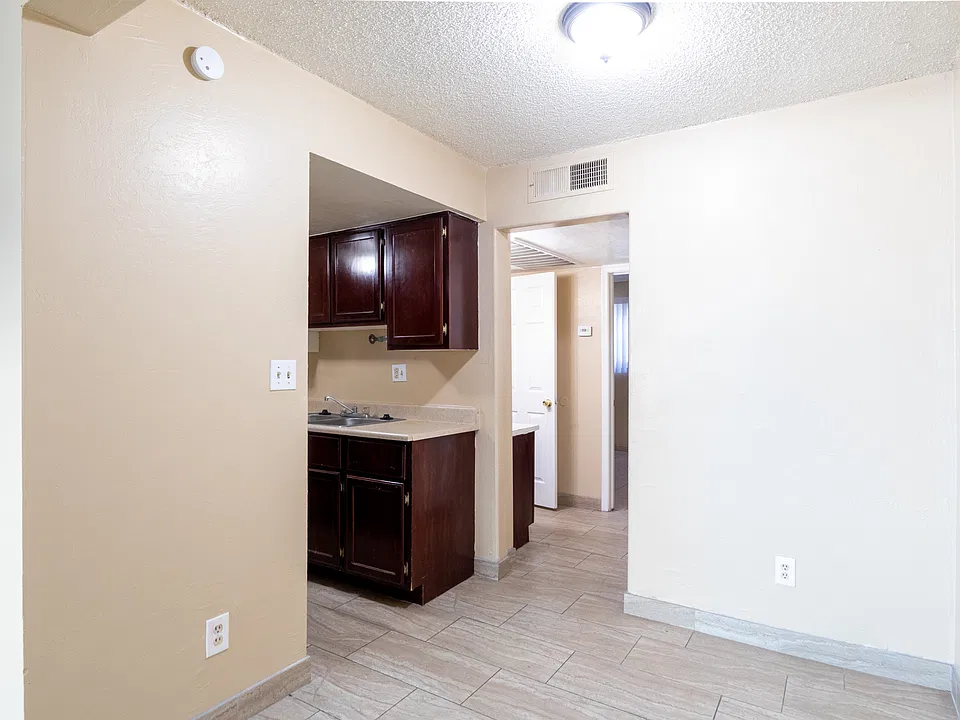 819 S Stapley Dr Apt 8-4_01092023