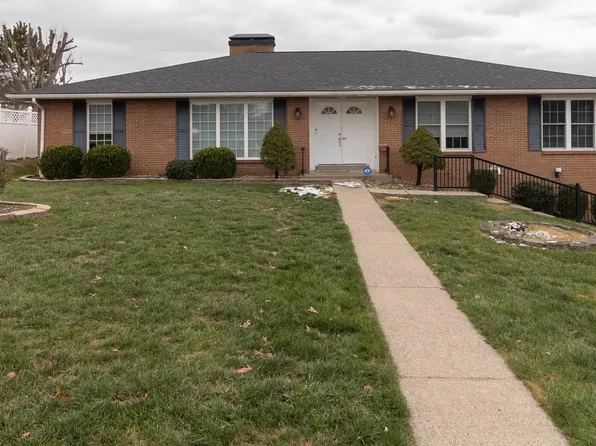 110 Village Dr, Bridgeport, WV 26330