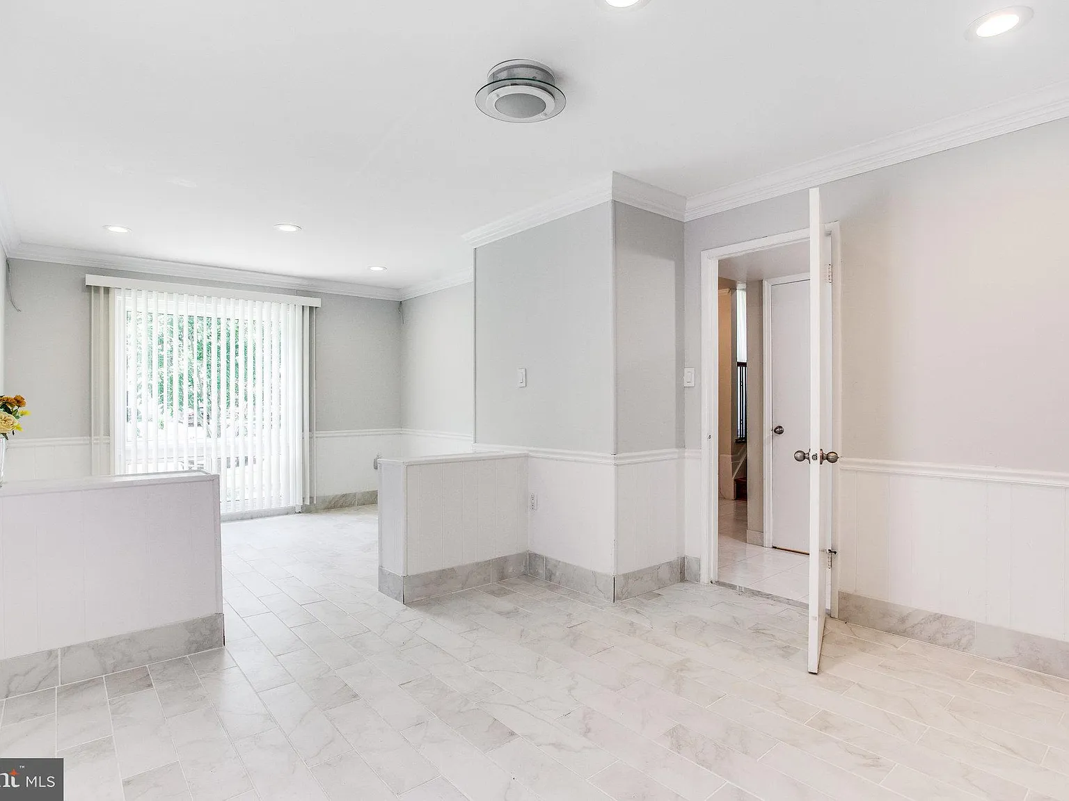 4 bed, 2.5 bath, 1526 sqft, $4,700 — Photo 4
