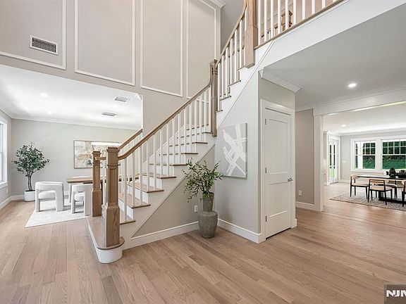 3rd image of 520 Clinton Ave