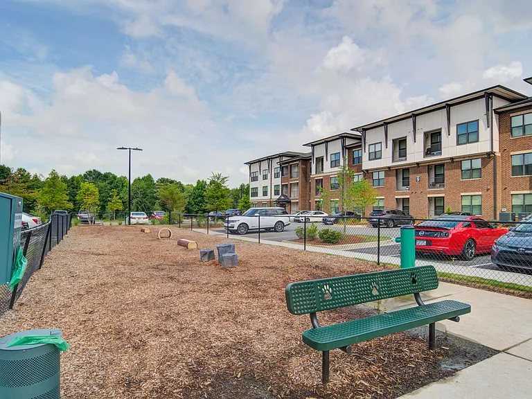 The Edison Sugarloaf Apartments — Photo 17