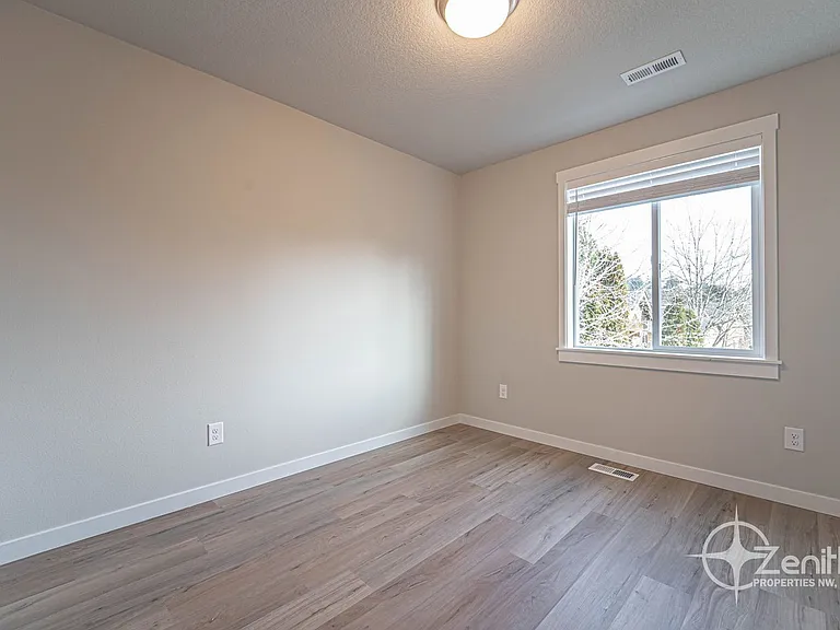 4939 NE 2nd Ct — Photo 18