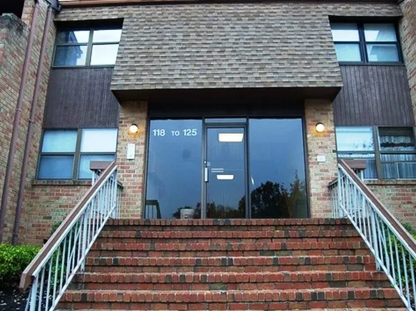 503 Sharon Ct, Woodbridge, NJ 07095