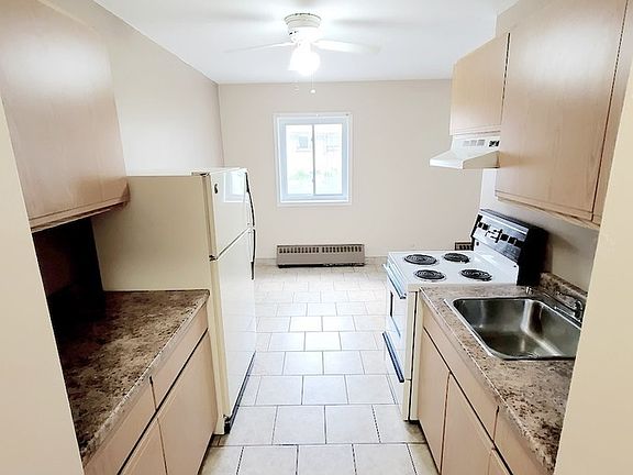 5th image of 2880 Tecumseh Rd W #303